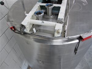 Mixing tank with scraped gate agitator - 1000 litres
