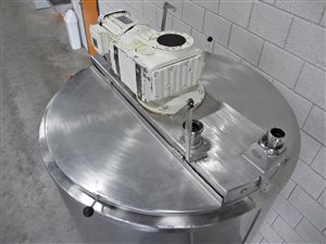 Mixing tank with scraped gate agitator - heat exchanger - insulation - 1000 litres