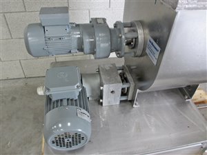 Brabender DDSR60 volumetric feeder with silo