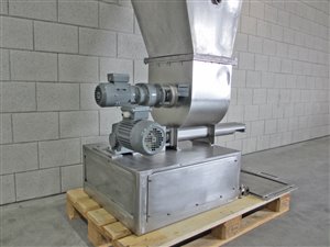 Brabender DDSR60 volumetric feeder with silo