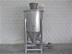Visco-tank VV1000 with feed screw for positive displacement pump