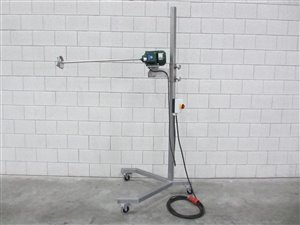 Agitator with mobile lifting stand