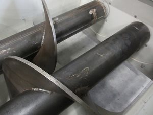 Twin mixing screw feeder