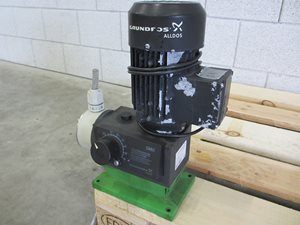 Grundfoss DMX 27-10 dosing pump (27 l/hr - 10 bar)