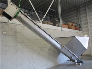Screw elevator with inlet hopper