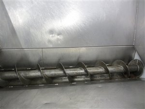 Screw elevator with inlet hopper