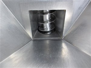 Mobile elevating conveyor with hopper