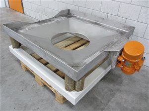 Big bag discharge station support table with vibrator