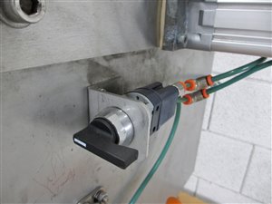 Unit for controlled emptying of big bags