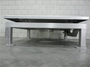 Big bag discharge station support table with vibration motor