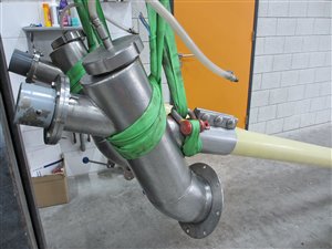 Big bag unloading station with 2 flexible discharge screws