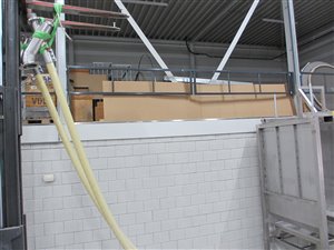 Big bag unloading station with 2 flexible discharge screws