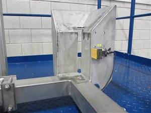 Ucon BPK 2 IBC dosing station for filling Bag-in-Box packaging