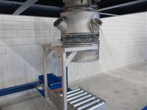 Ucon BPK 2 IBC dosing station for filling Bag-in-Box packaging