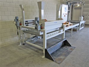 bulk bag filling station with pallet dispenser and conveyors
