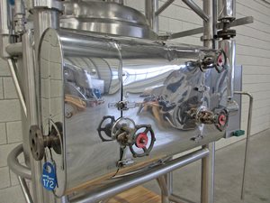 400 + 500 litre jacketed tank – weighing