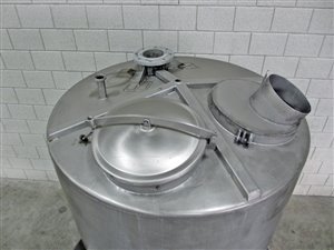 2000 liter stainless steel tank with load cells