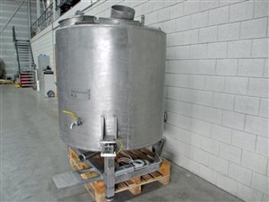 2000 liter stainless steel tank with load cells