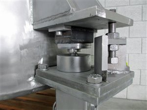 2000 liter stainless steel tank with load cells