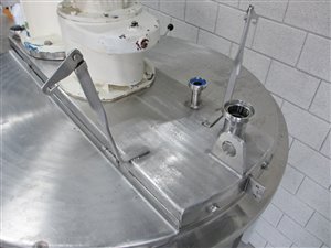 Mixing tank with scraping- and Jet-stream-mixer - heat exchanger - insulation - 1000 litres