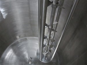 Mixing tank with high shear mixer - heat exchanger - insulation - 1000 litres