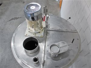 Mixing tank with high shear mixer - heat exchanger - insulation - 1000 litres