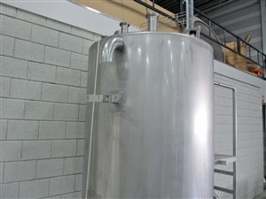 stainless steel tank 1600 liter with steps and platform