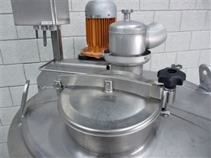 Stainless steel mixing tank 1035 litres - insulated - weighing cells