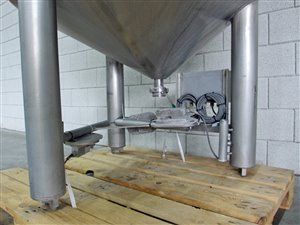 Stainless steel mixing tank 1035 litres - insulated - weighing cells