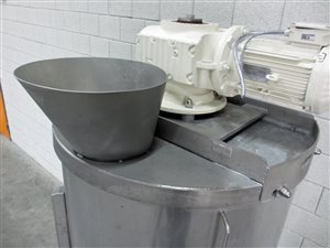 Visco-tank VV1000 with feed screw for positive displacement pump