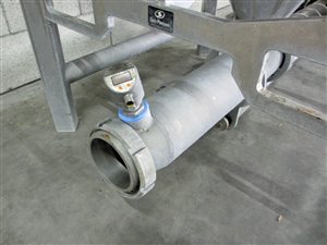 Visco-tank VV1000 with feed screw for positive displacement pump