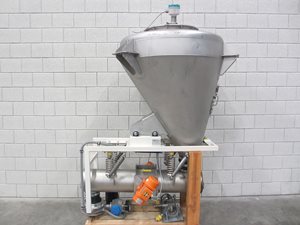 Weigh hopper with vibrating dosing conveyor