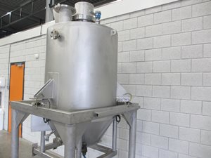600 litre stainless steel weighing hopper with heat exchanger