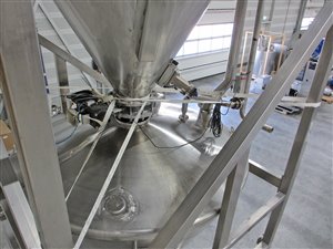 2500 litre weighing silo with 2000 litre buffer silo