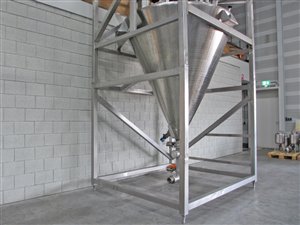 2500 litre weighing silo with 2000 litre buffer silo
