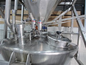 2500 litre weighing silo with 2000 litre buffer silo