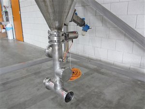 2500 litre weighing silo with 2000 litre buffer silo