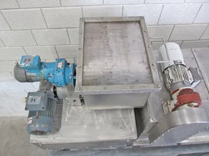 Brabender DBW weight-belt feeder with DDSR twin screw feeder