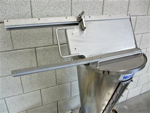 K-Tron K2M-T35/DR twin-screw feeder